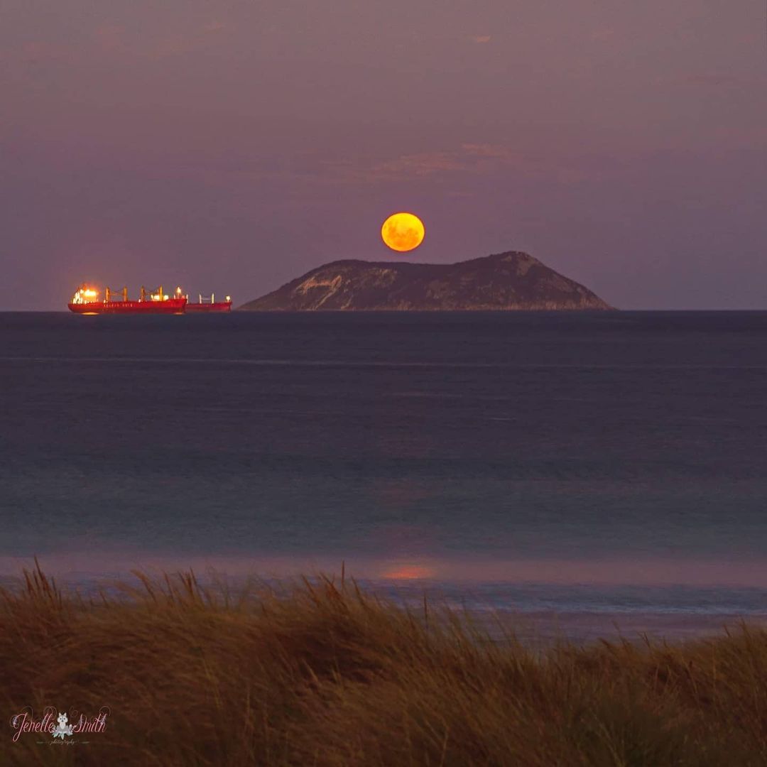 supermoon Middleton Beach