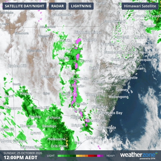 Satellite loop on Sunday afternoon, October 25, 2026 showing a continuous line of thunderstorms and lightning stretching nearly 1,500km over eastern Australia. Source: Weatherzone.