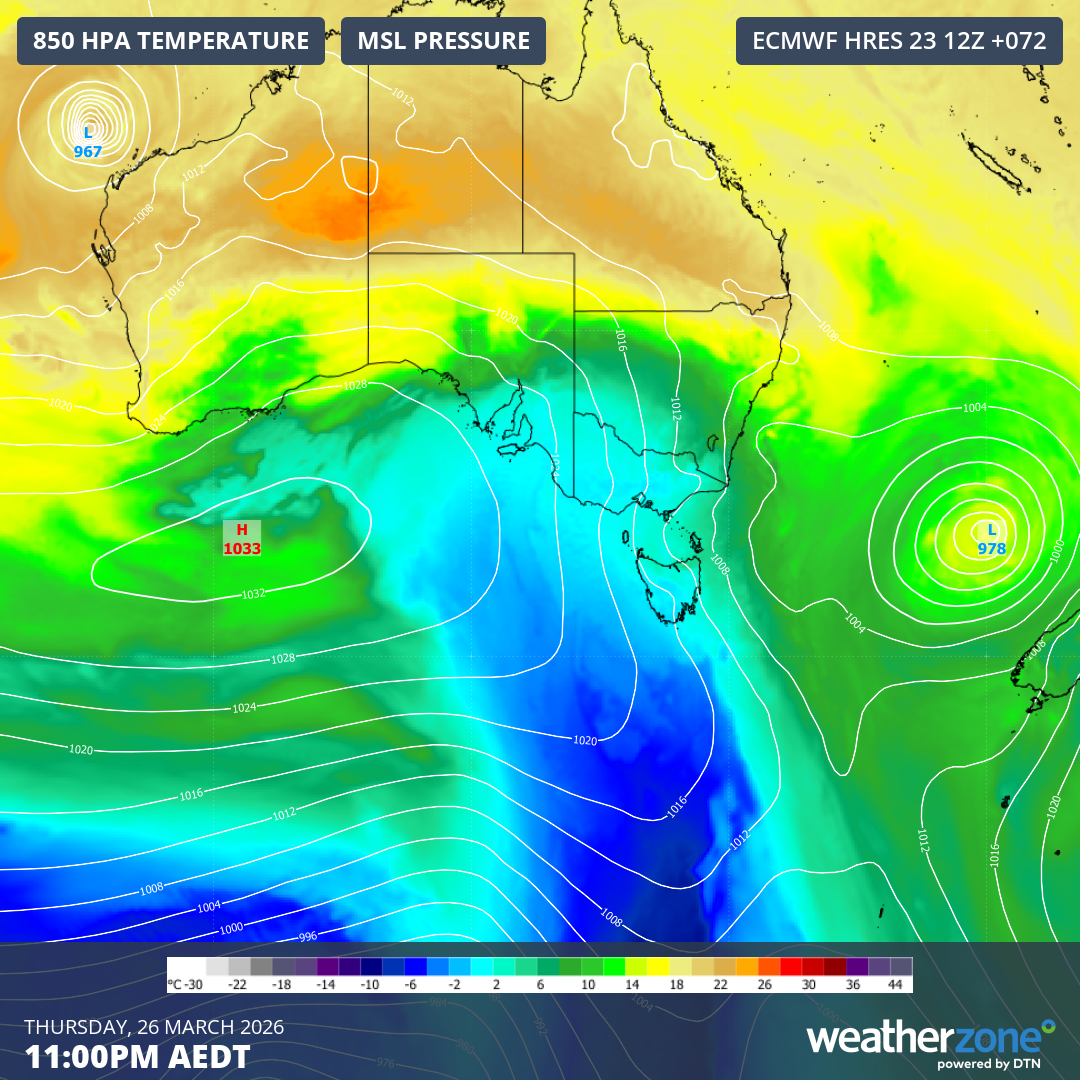 Forecast 850 hPa temperature and mean sea level pressure on Thursday night, showing a high pressure system to the south of Australia and a low pressure system over the Tasman Sea. Cold air (shaded blue) is being driven over southeastern Australia in between these two systems. Source: Weatherzone.