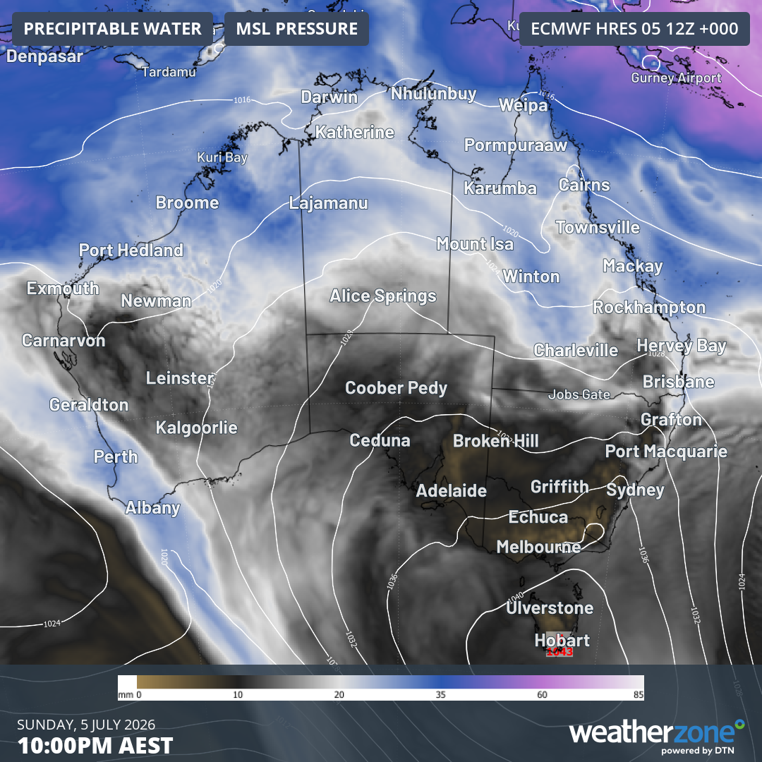 Precipitable water and mean sea level pressure over Australia at 10 pm (AEST) on Sunday, July 5, 2026. Source: Weatherzone.
