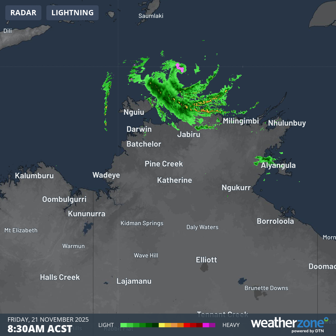 Intense areas of rainfall on the radar associated with Cyclone Fina at 8:30am on Friday, November 21, 2025. Source: Weatherzone.