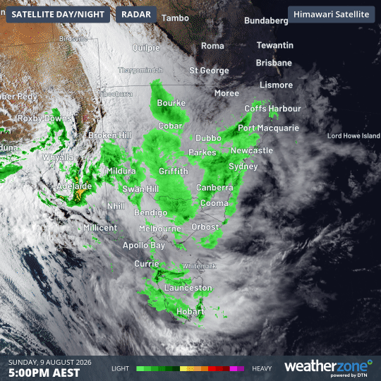 Combined satellite and radar loop for SE Australia for the eight hours to 1 am (AEST) this Monday, August 10, 2026. Source: Weatherzone.