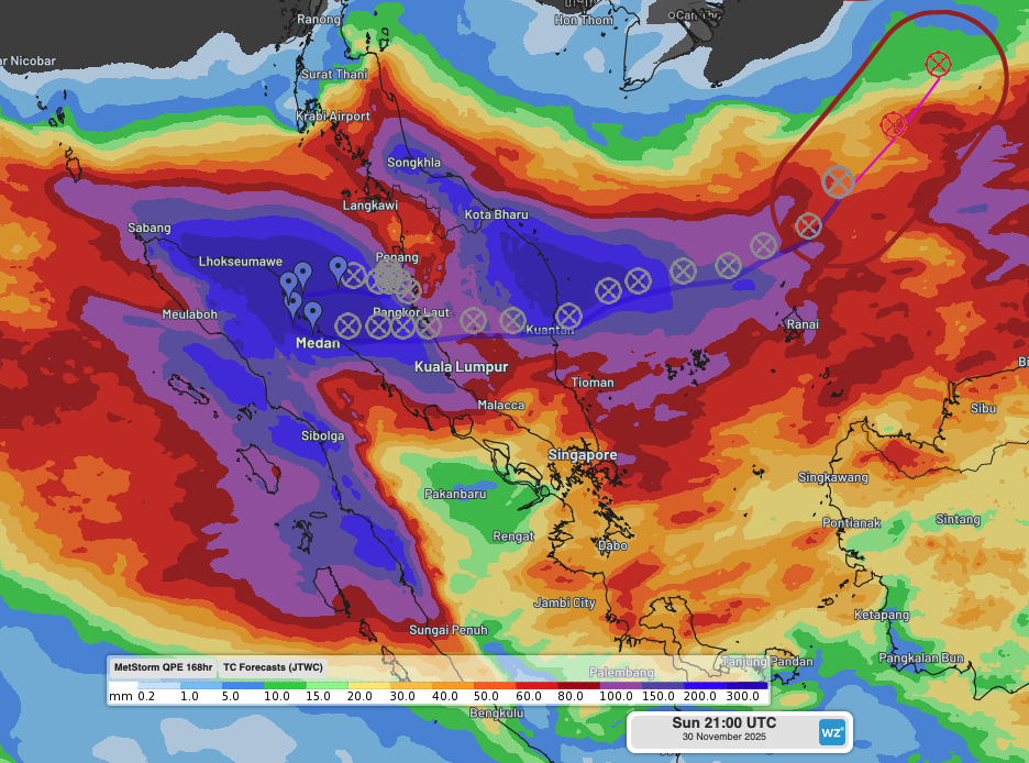 Quantitative Precipitation Estimates (QPE) across Sumatra and the Malay Peninsula in the week to 5am local time on Monday, December 1, 2025, along with Tropical Cyclone Senyar’s past and future track. Source: Weatherzone.