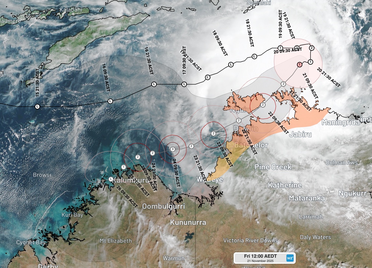 The latest track map for Cyclone Fina, issued at 10:34am (ACST) on Friday, November 21, 2025. Source: Weatherzone.