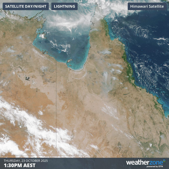 Visible images of bushfire smoke over Qld and the NT on Thursday, October 23, 2025.